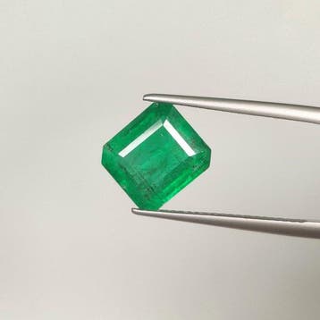 Vert Émeraude - 5.23 ct - International Colored Gemstone