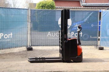 Veiling: Stapelaar BT SWE140L Elektrisch 1400kg 2.65m 2015, Zakelijke goederen, Ophalen
