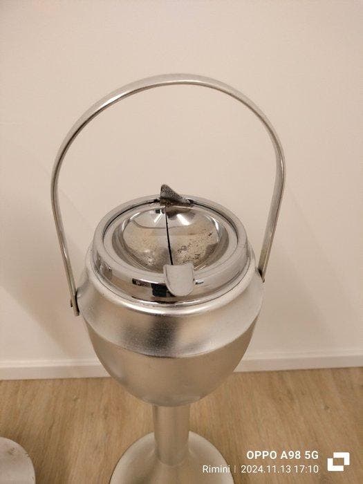 Asbak - Aluminium - twee asbakken, Antiquités & Art, Art | Objets design