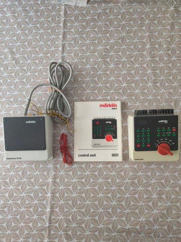 Märklin H0 - Control unit 6021 y transformador 52 VA - Unité