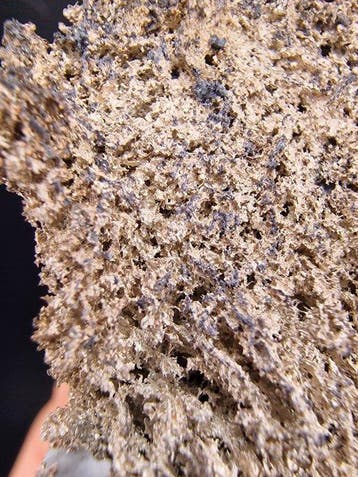Zilver Op Calcite Top - Hoogte: 75 mm - Breedte: 40 mm- 80 g