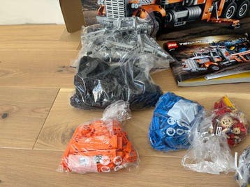 Lego Set - 42128 - Technic - Heavy-duty Tow Truck