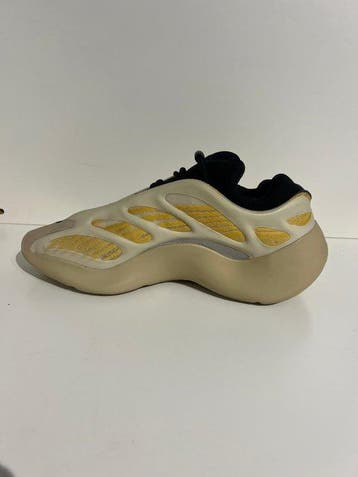 Adidas - Yeezy 700 V3 - Sneakers - Maat: EU 44 - Nieuw met