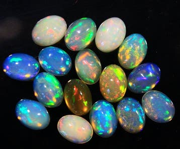 Ct. 8,50 Natuurlijke Ethiopische Opalen Cabochon - Hoogte: 7