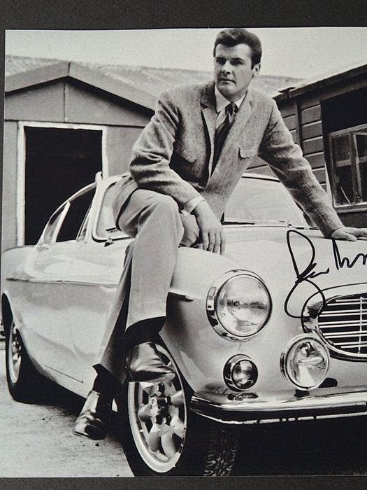 The Saint - Sir Roger Moore (+) with his Volvo P1800 -, Collections, Cinéma & Télévision