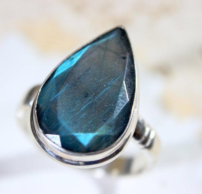 Gratis verzending Ct. 28,10 Superba Labradorite Naturale a, Collections, Minéraux & Fossiles