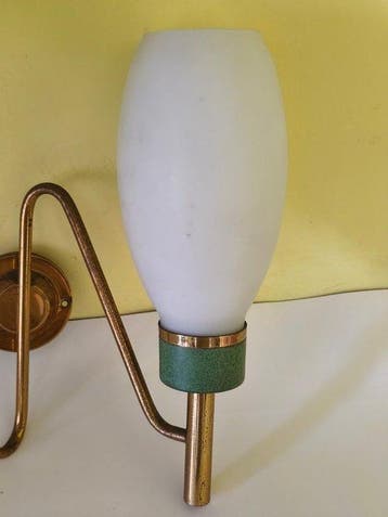 Lampe murale - Opaline - Stilnovo (attribué) Ottone, Antiquités & Art