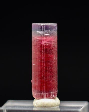 Levendige rode tourmalijn • 8,85 ct • Fantastische paarse