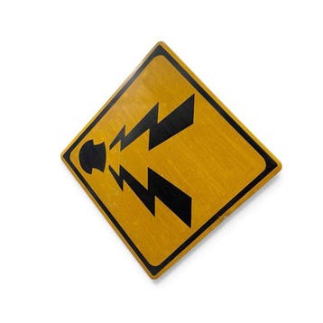 Japans verkeersbord Claxon verplicht (), met wit