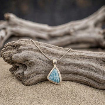 Natuurlijke Larimar. Uniek handgemaakt stuk. Hanger van, Verzamelen