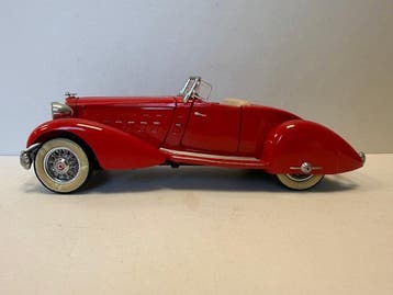 Danbury Mint 1:24 - Modelauto - 1934 - Packard LeBaron, Nieuw