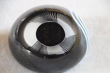 Caithness: presse papier Mesmerise Black, magnum editie,