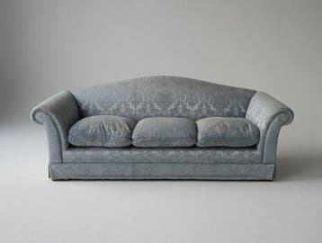 Sofa (2) - Twee driezitsbanken toegeschreven aan Peter