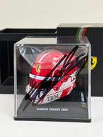 Ferrari - Charles Leclerc - 2025 - Casque à léchelle 1/5