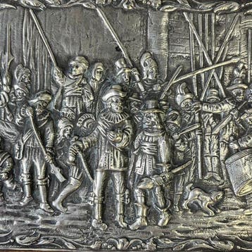 Cercueil - Coffret à cigares en bois, incrusté dun relief