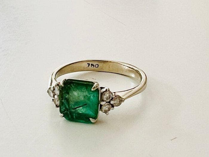 Bague de fiançailles - 18 carats Or blanc Émeraude - Diamant, Handtassen en Accessoires, Antieke sieraden