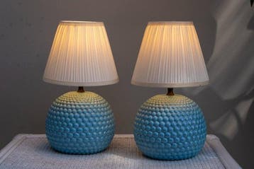 Lampe de table de chevet (2) - abat-jour finition perlée -