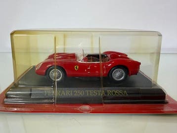 1:43 - Modelauto (3) - Ferrari - Legendarische modellen
