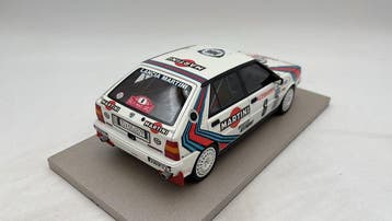 Top Marques 1:18 - Modelauto - Lancia Delta 4WD MC Rallye