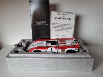 Autoart 1:18 - Voiture de course miniature - Porsche 908/02, Hobby en Vrije tijd, Nieuw