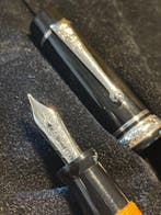 Delta - Stylo à plume, Collections