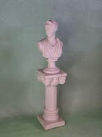 Ntikas D - Beeld, Aphrodite op korinthische zuil - 32 cm -