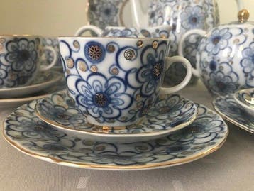 Lomonosov Imperial Porcelain Factory - Nina Slavina,
