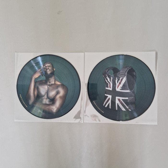 Stormzy - Heavy Is The Head - With BANKSY jacket represented, CD & DVD, Vinyles Singles