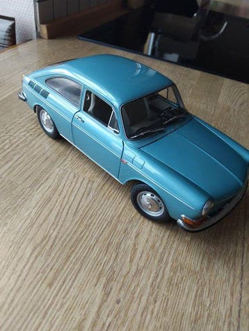 Minichamps 1:18 - Voiture miniature - VW 1600 TL (1970)