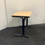 complete set van 10 stuks schooltafels, (stip rood) met 1