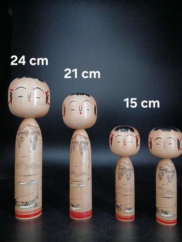 Beeldje - Prachtige Set van 4 Vintage Kokeshi-poppen met