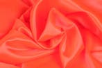 15 meter satijn stof - Neon oranje, Hobby en Vrije tijd, Stoffen en Lappen, Verzenden, 120 cm of meer, Oranje, Satijn of Zijde