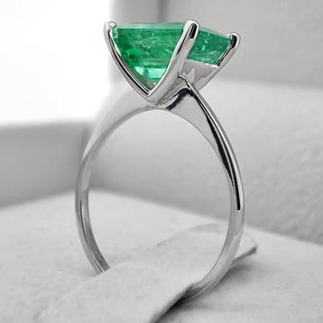 Ring - 14 karaat Witgoud - 2.98ct. tw. Smaragd -