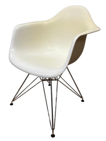 10X Vitra Eames kuipstoelen - Dar Uitvoering