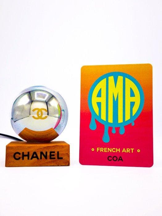 Pope (1985) - Aurora Nova - Chanel, Antiquités & Art, Art | Objets design