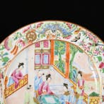 Bord - Assiette aux émaux de la Famille Rose à décor de