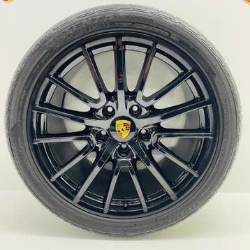 Porsche 997 2/4  19inch SportDesign Uni zwart met banden 8MM, Gebruikt, Banden en Velgen, 305 mm, Personenwagen