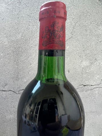 1975 Château Montrose, L. Charmolieu - Saint-Estèphe 2ème