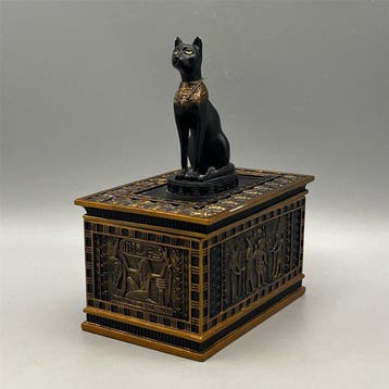 Replica van het oude Egyptische Koninklijke Bastet katgoddin