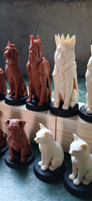 Cats Vs Dogs elegant feline- chess set - Jeu déchecs -