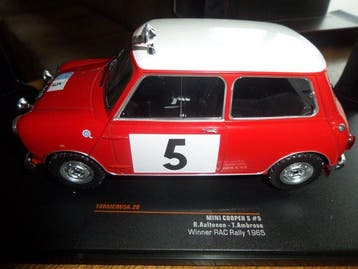 IXO 1:18 - Voiture miniature - Austin Morris Mini Cooper S, Nieuw