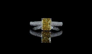 Ring - 14 karaat Witgoud - 2.05ct. tw. Geel Diamant (Fancy, Handtassen en Accessoires, Nieuw