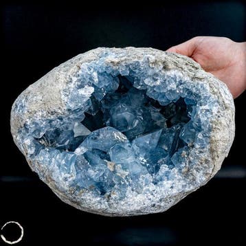 Hemelse celestiet-druse uit Madagaskar – 9,3 kg kristallijne