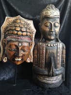 Een paar Balinese beelden (Indonesië) – Houtsnijwerk en