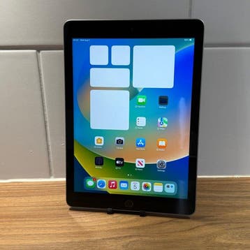 Apple iPad (5th generation) 128GB Wifi - Mobiele telefoon, Nieuw