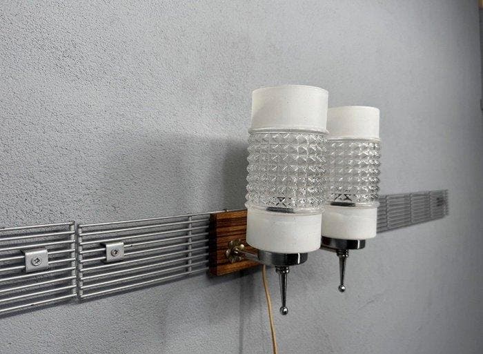 Lamp - Glas, Metaal, Hout - Mid century wandlamp, Antiek en Kunst, Antiek | Verlichting