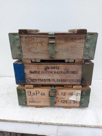 Kist (3) - Hout - zware kisten met stevige afwerking met