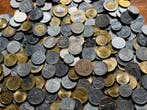 Italië. Lote de monedas antiguas italianas y europeas –