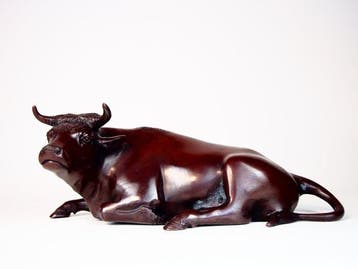 Bronze - Hideyama  - Figurine de vache au visage doux. -