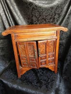 Kast - Hout - Miniatuur bijzetmeubel